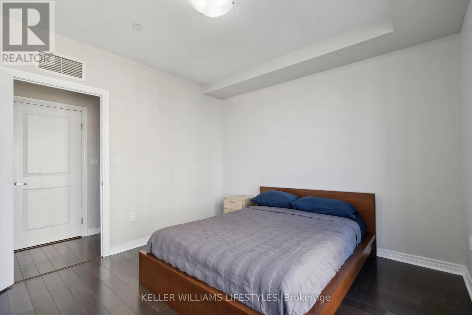 1210 - 330 RIDOUT STREET N, #1210