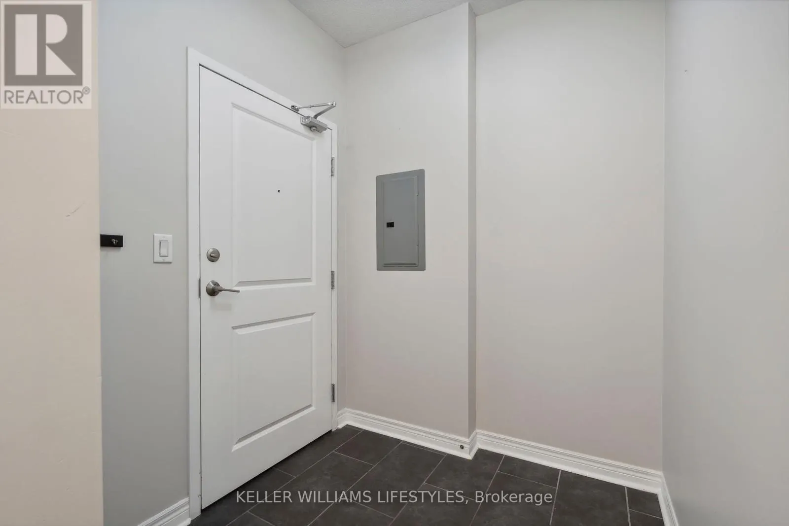 1210 - 330 RIDOUT STREET N, #1210
