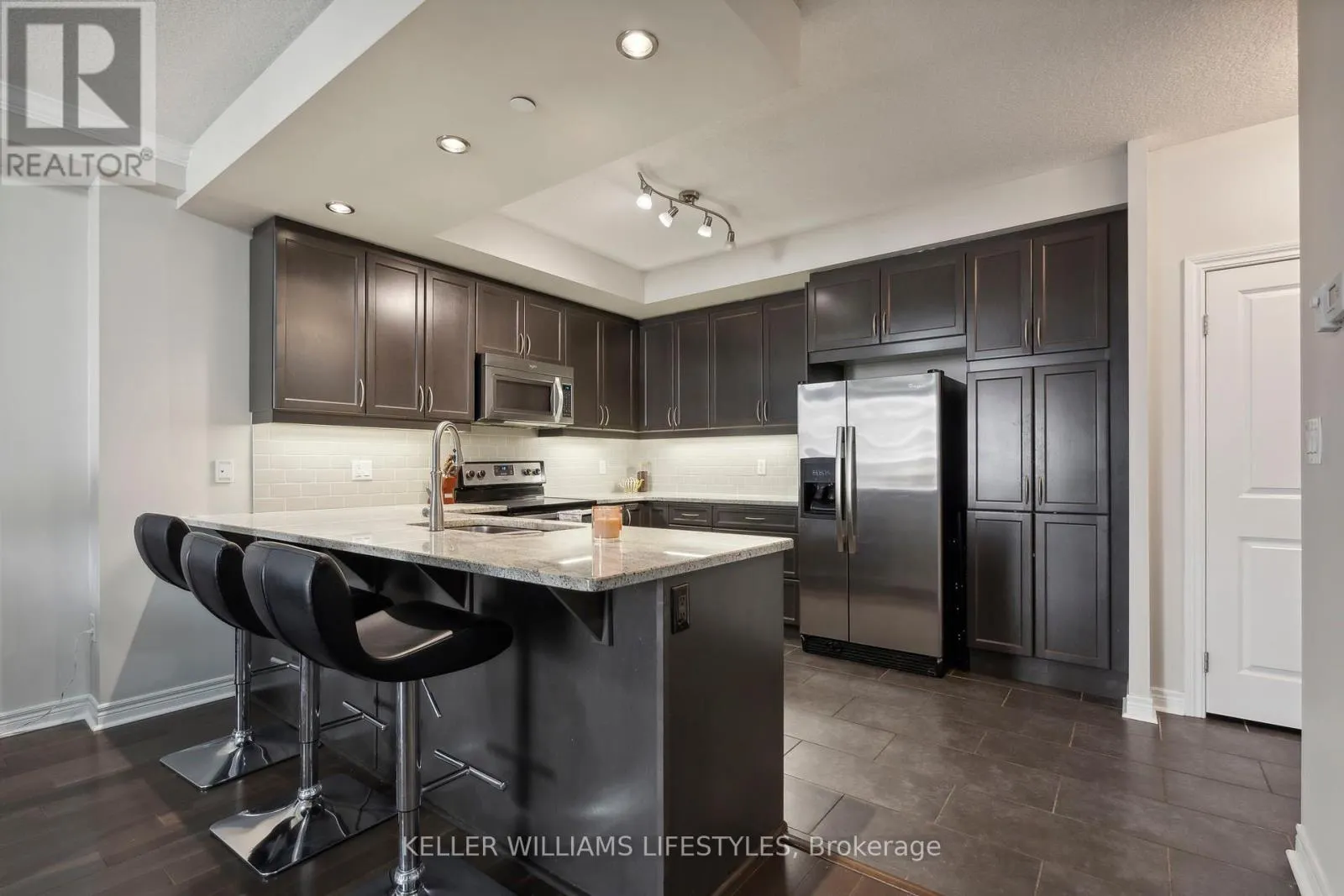 1210 - 330 RIDOUT STREET N, #1210