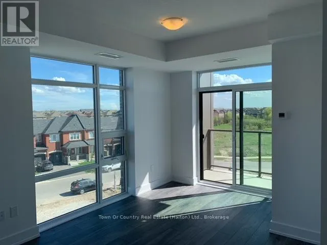 330 - 450 DUNDAS STREET E, #330