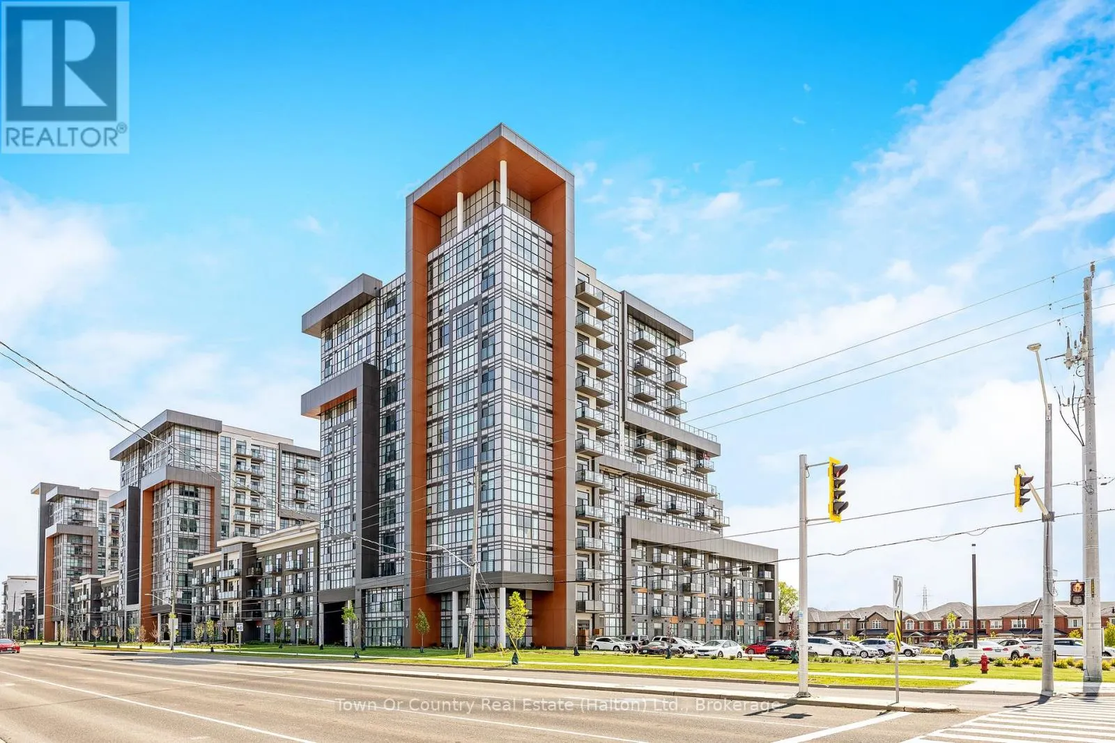 330 - 450 DUNDAS STREET E, #330