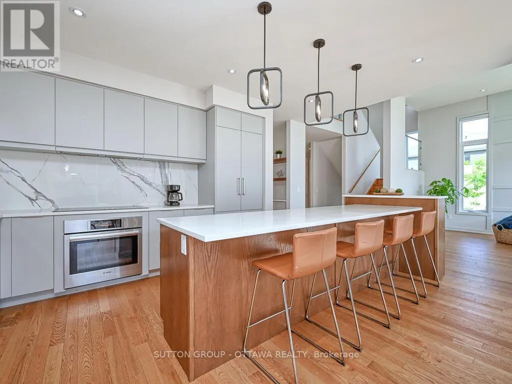 732 WOOLER PLACE