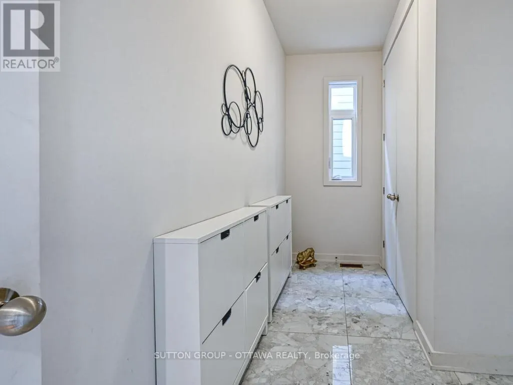 732 WOOLER PLACE