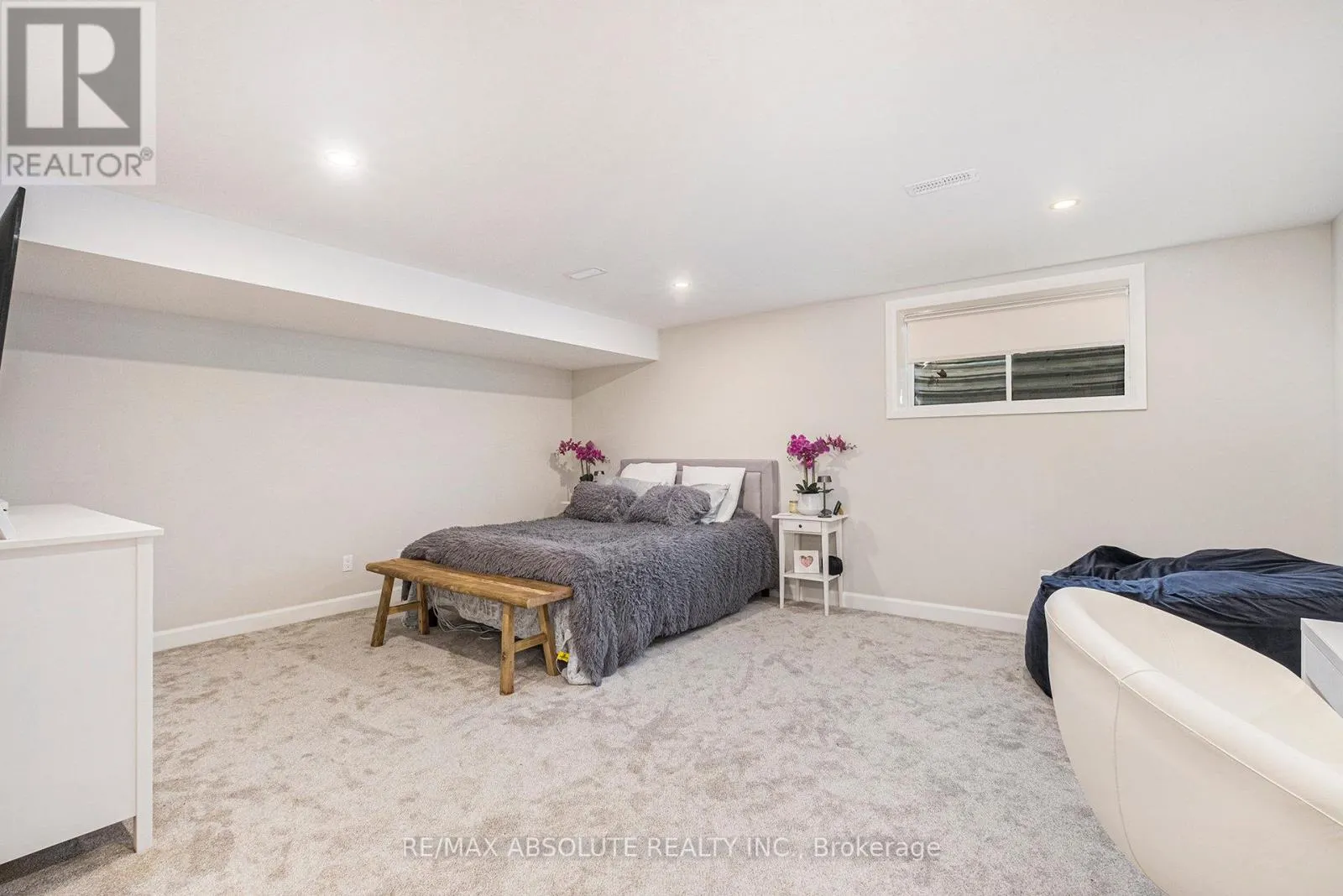 16B COCKBURN STREET