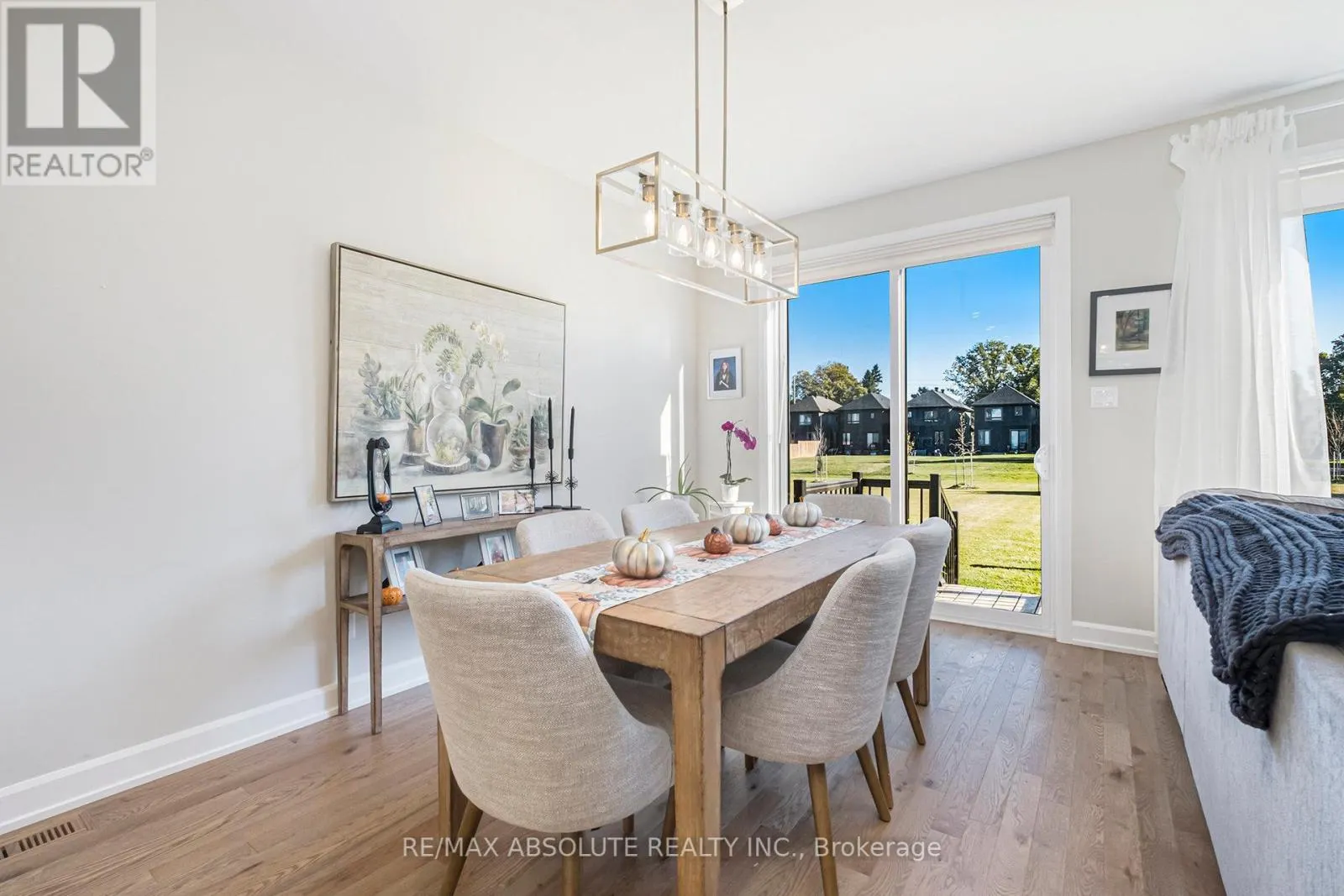 16B COCKBURN STREET
