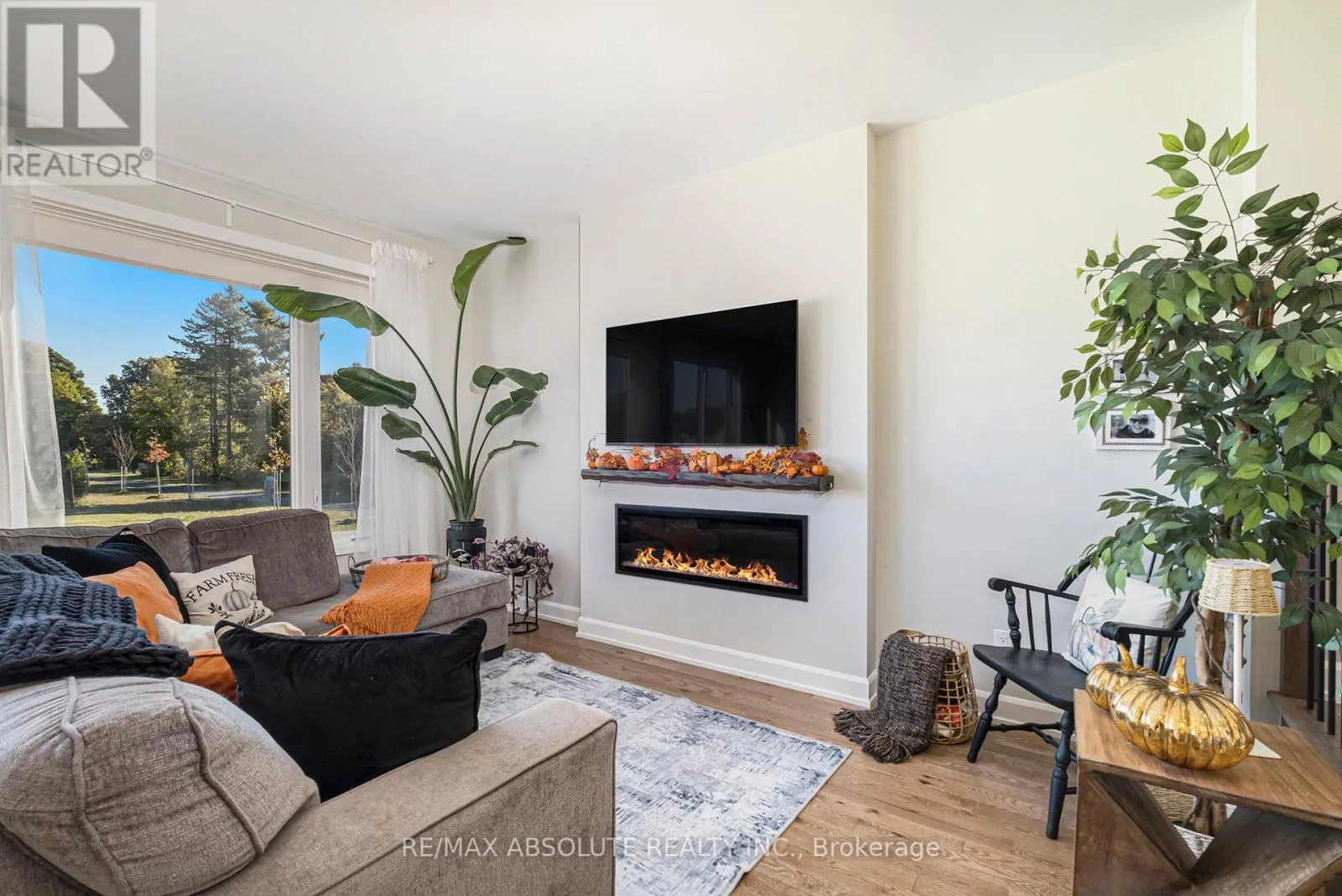 16B COCKBURN STREET