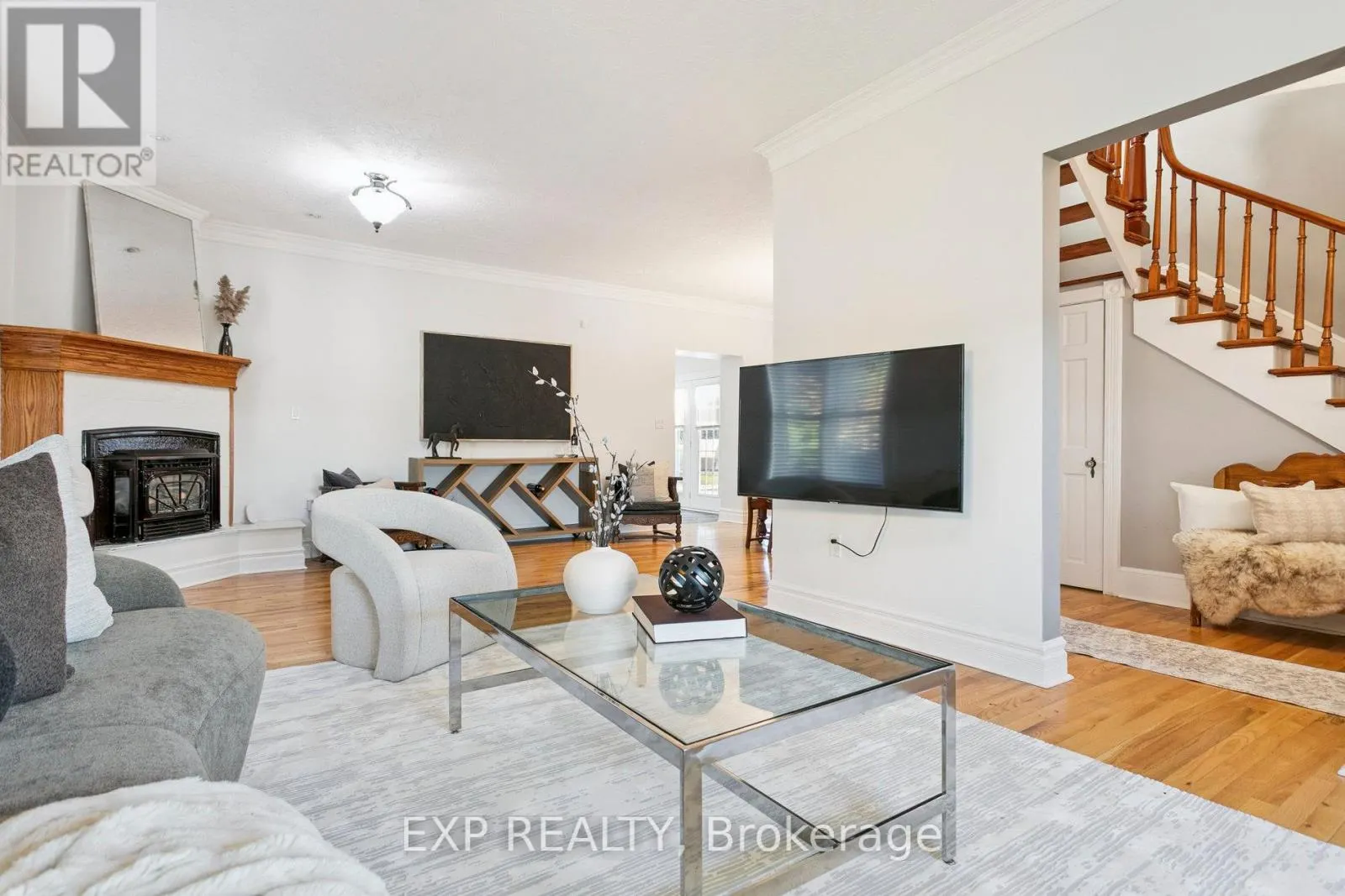 132 QUEEN STREET W