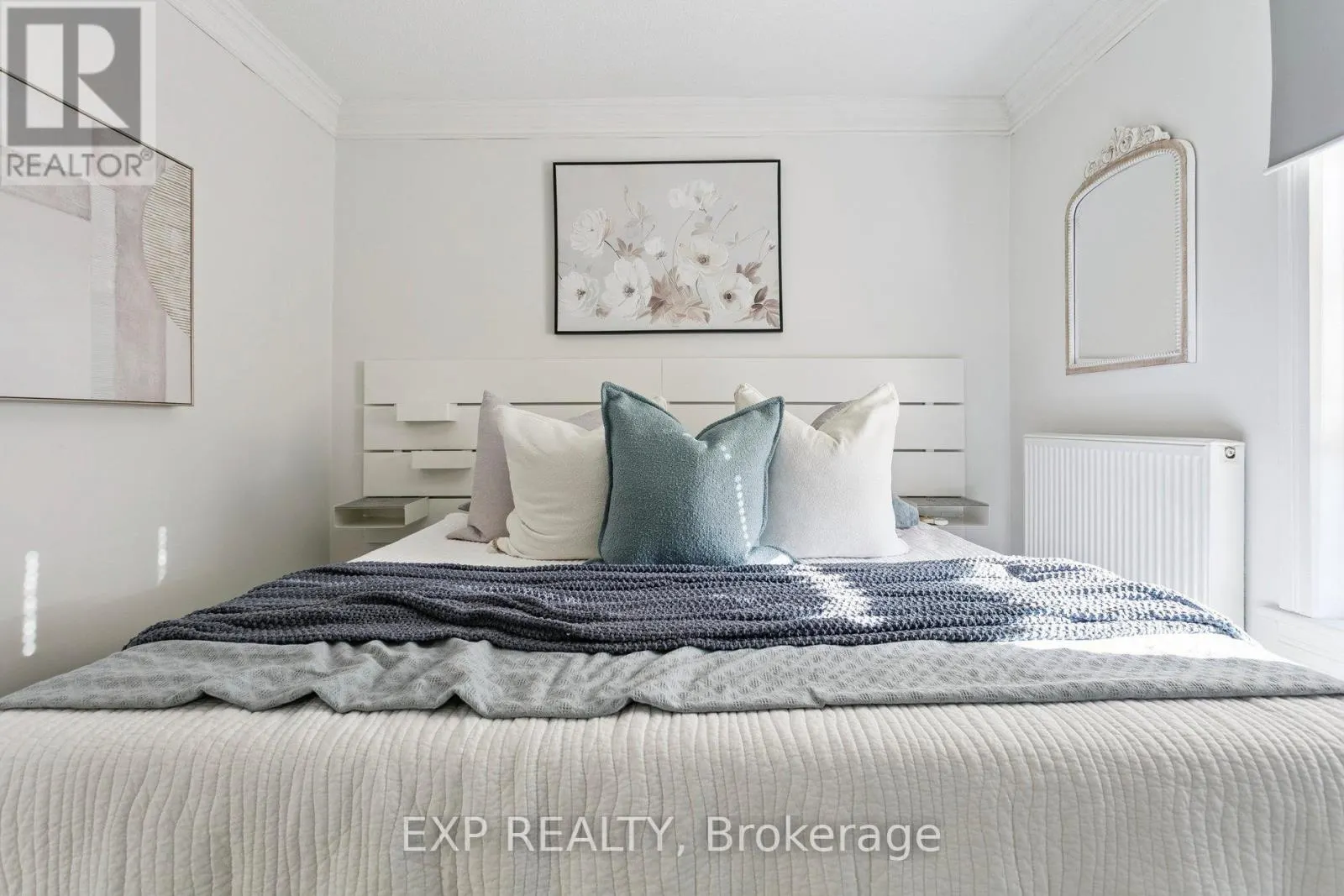 132 QUEEN STREET W