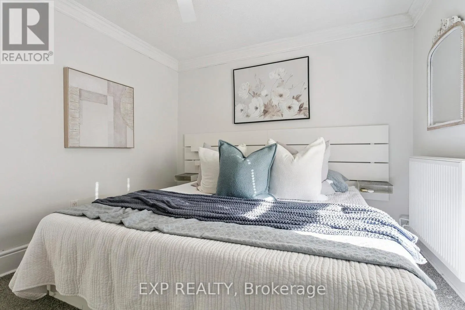 132 QUEEN STREET W