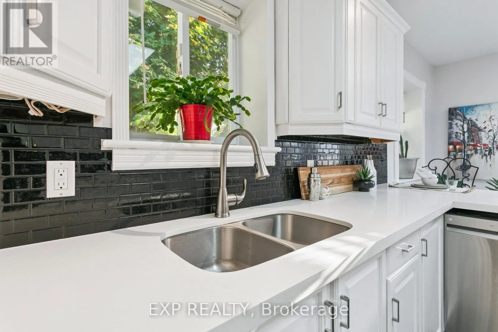 132 QUEEN STREET W