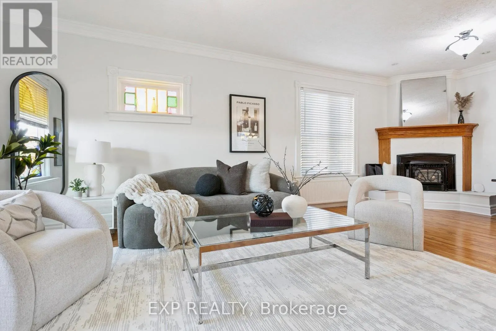 132 QUEEN STREET W