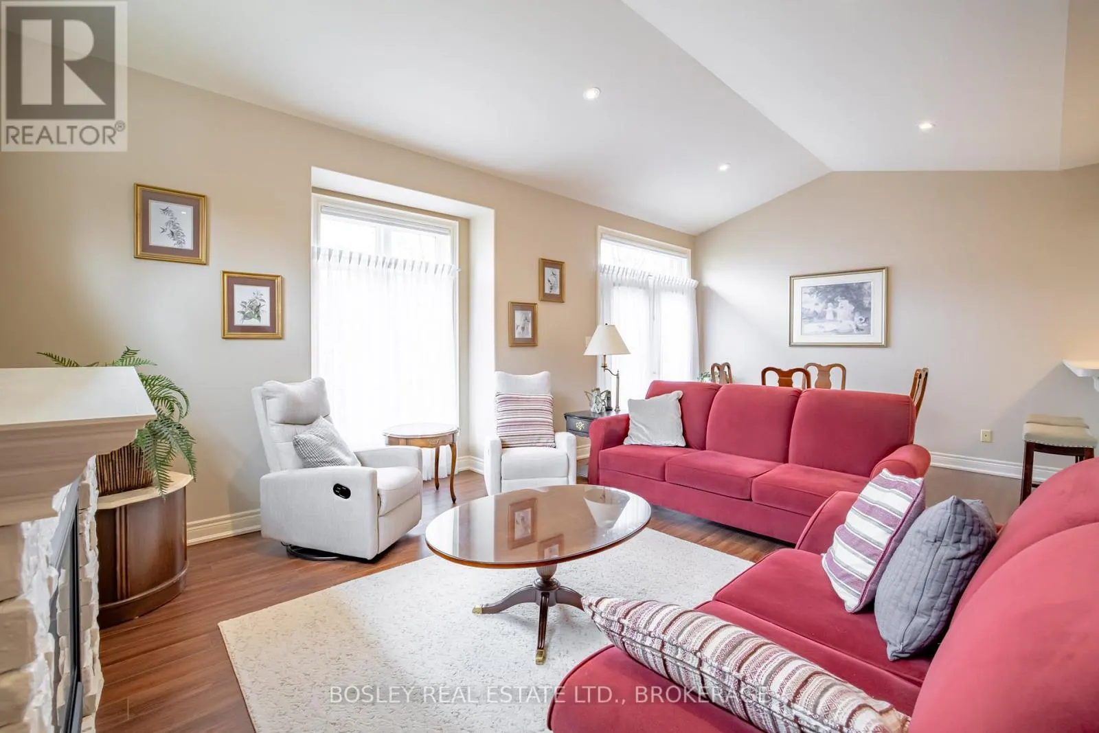 16 - 409 NIAGARA STREET, #16