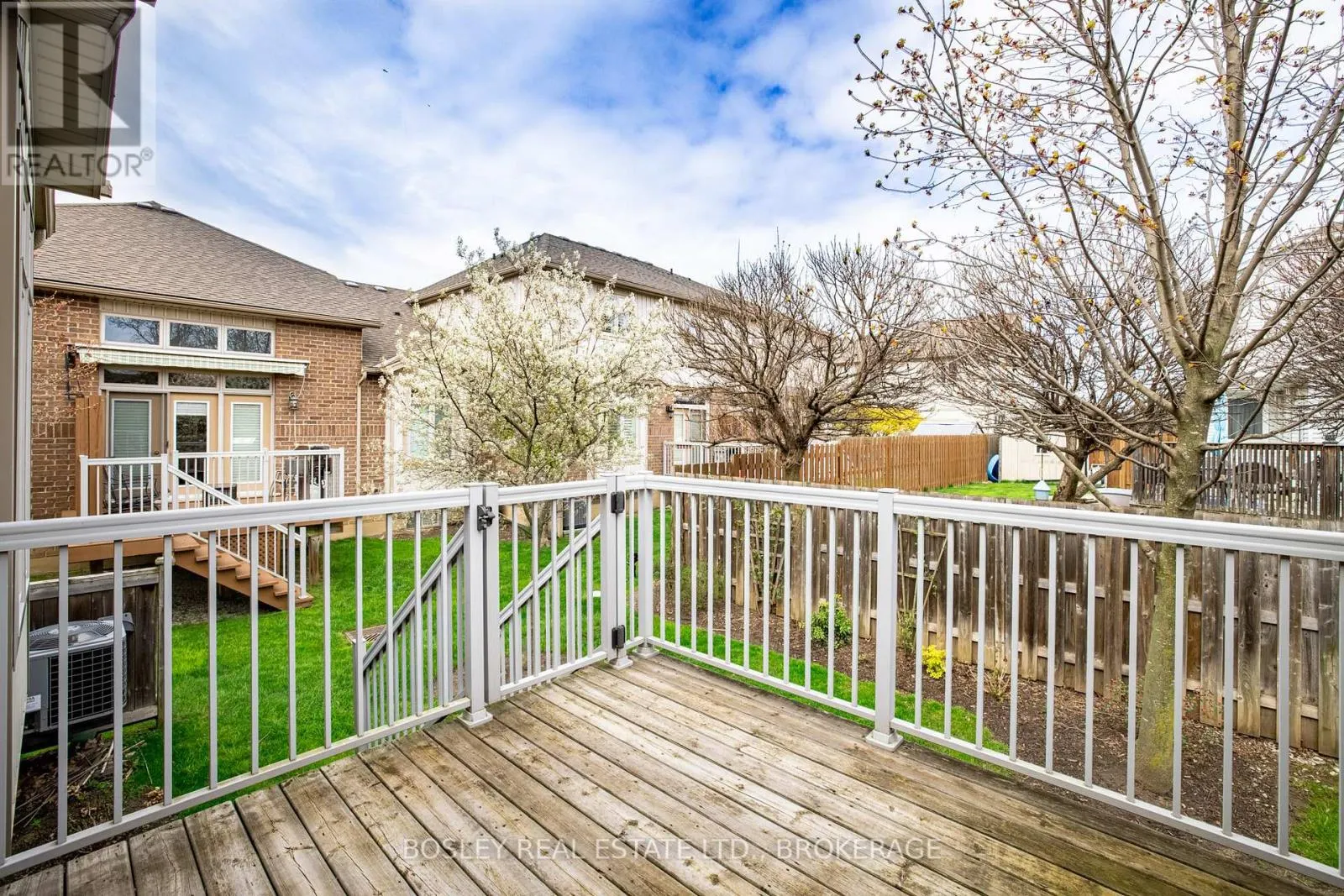 16 - 409 NIAGARA STREET, #16