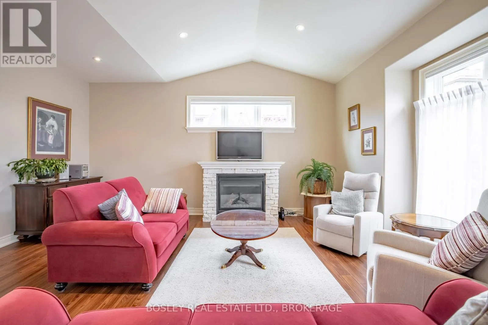 16 - 409 NIAGARA STREET, #16