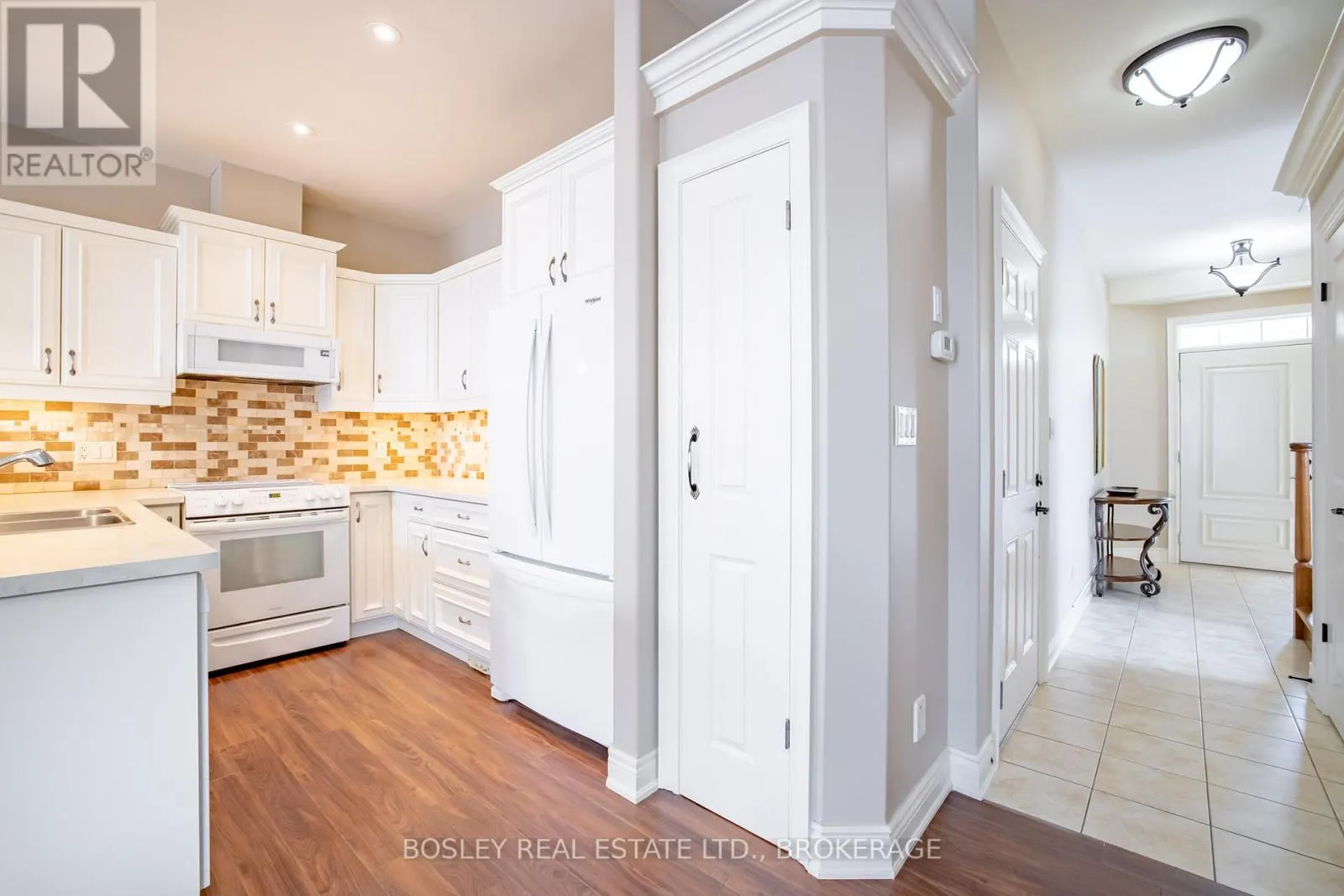 16 - 409 NIAGARA STREET, #16