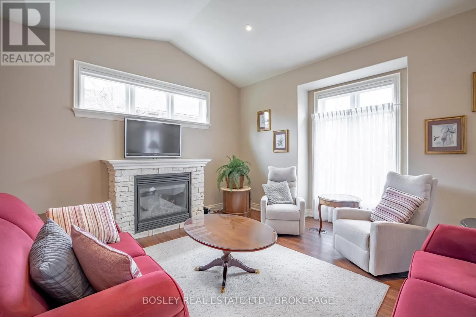 16 - 409 NIAGARA STREET, #16