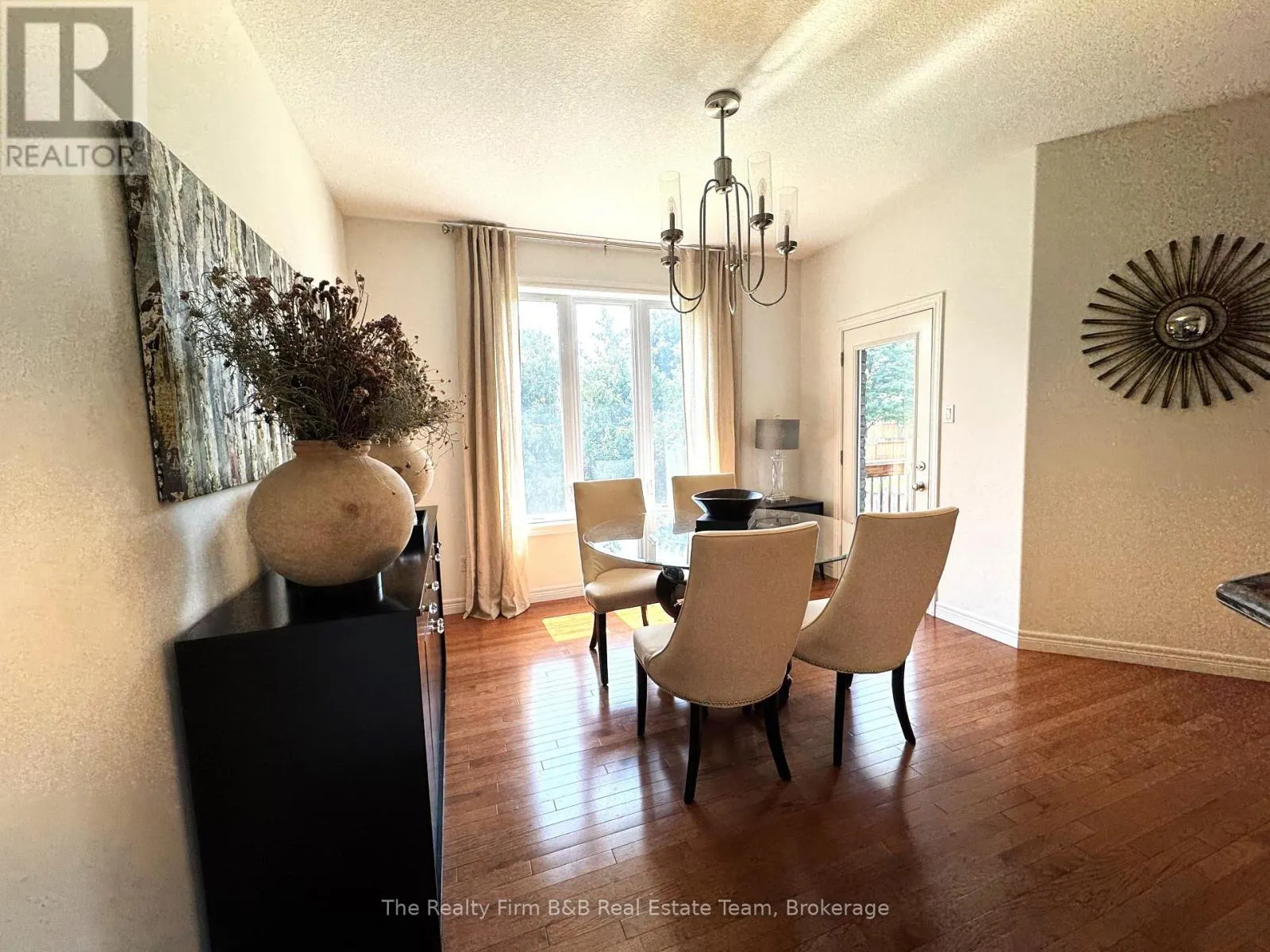 428 LAKEVIEW DRIVE
