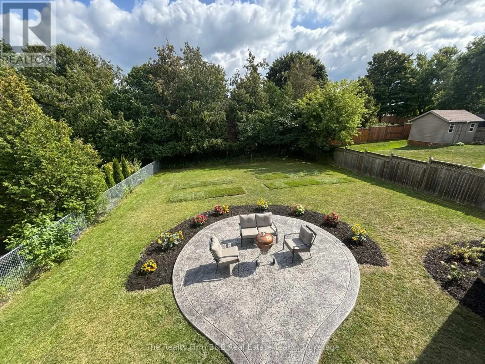 428 LAKEVIEW DRIVE