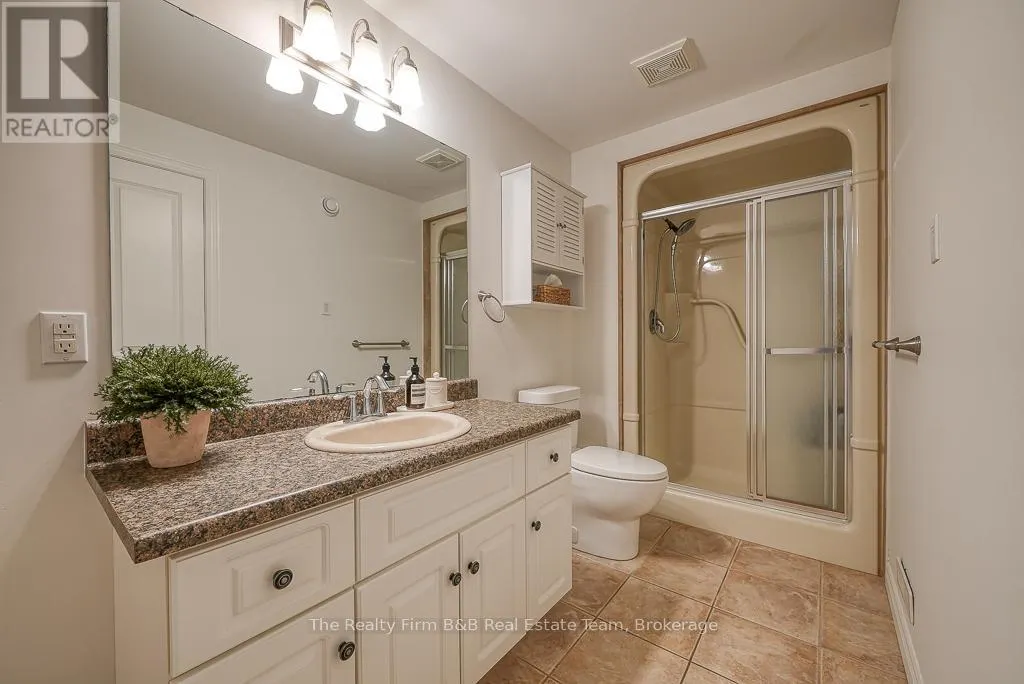 428 LAKEVIEW DRIVE