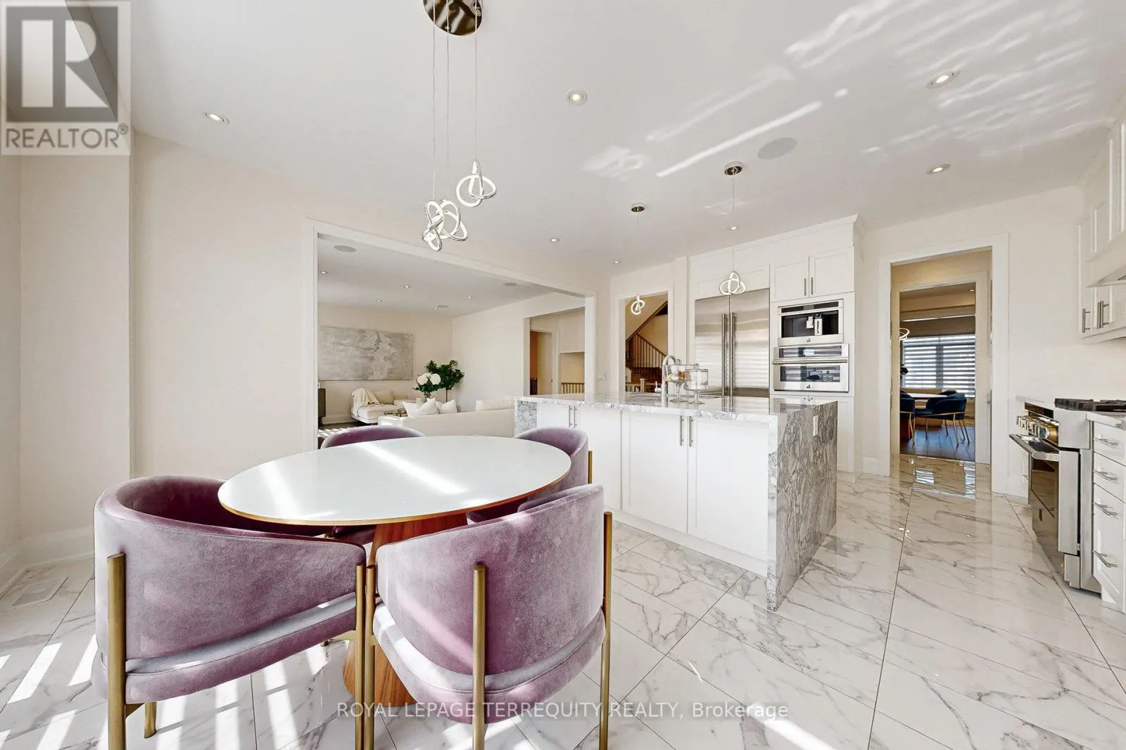 52 LIGHTFEATHER PLACE
