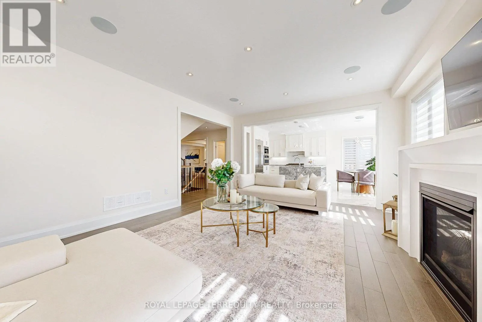 52 LIGHTFEATHER PLACE