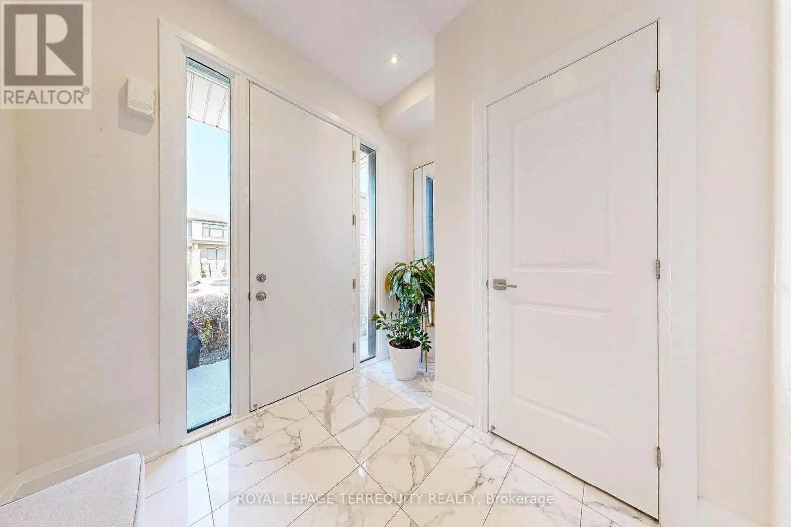 52 LIGHTFEATHER PLACE
