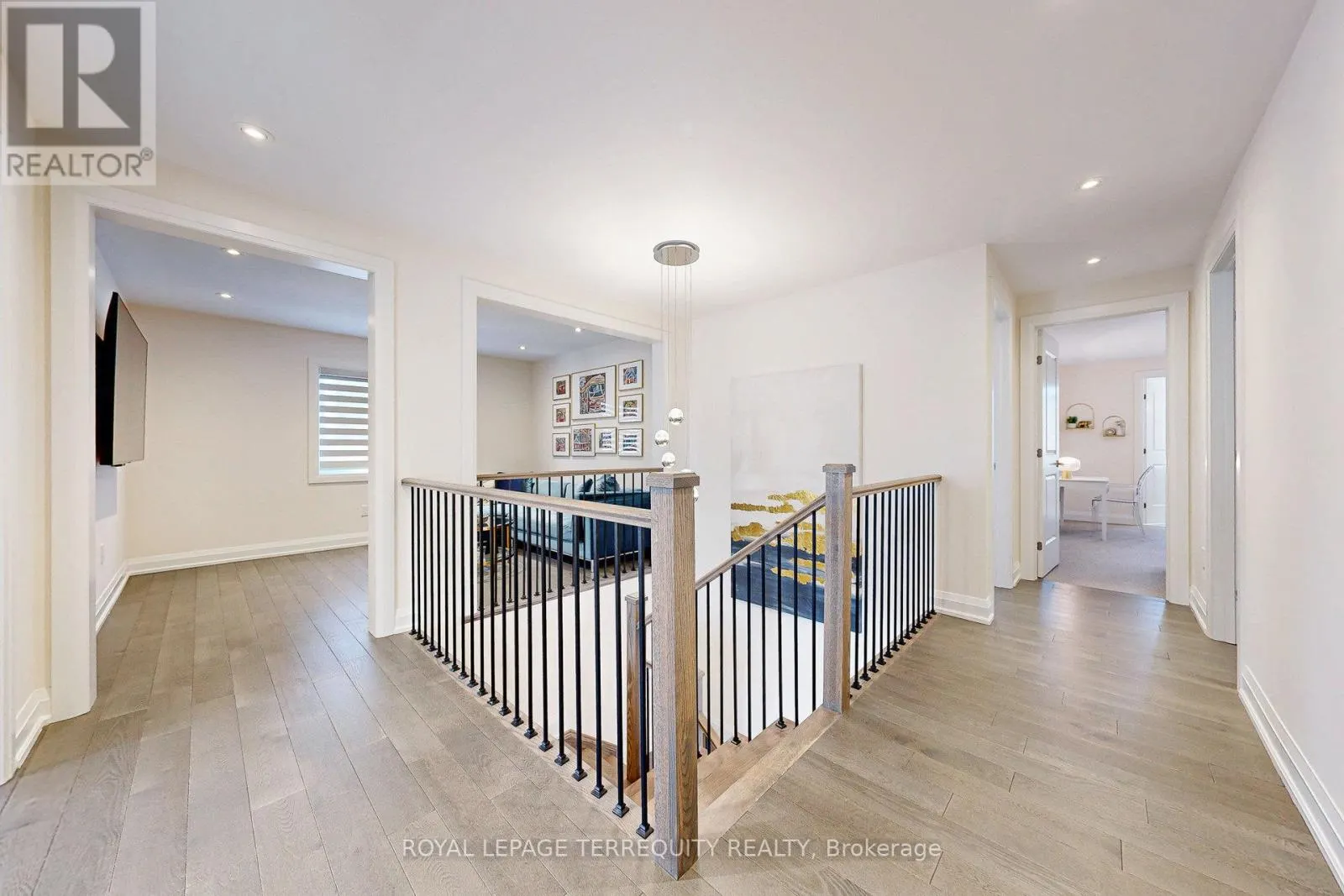 52 LIGHTFEATHER PLACE