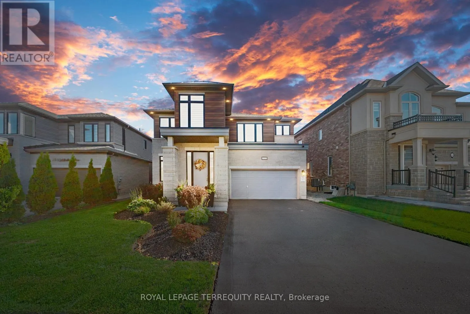 52 LIGHTFEATHER PLACE
