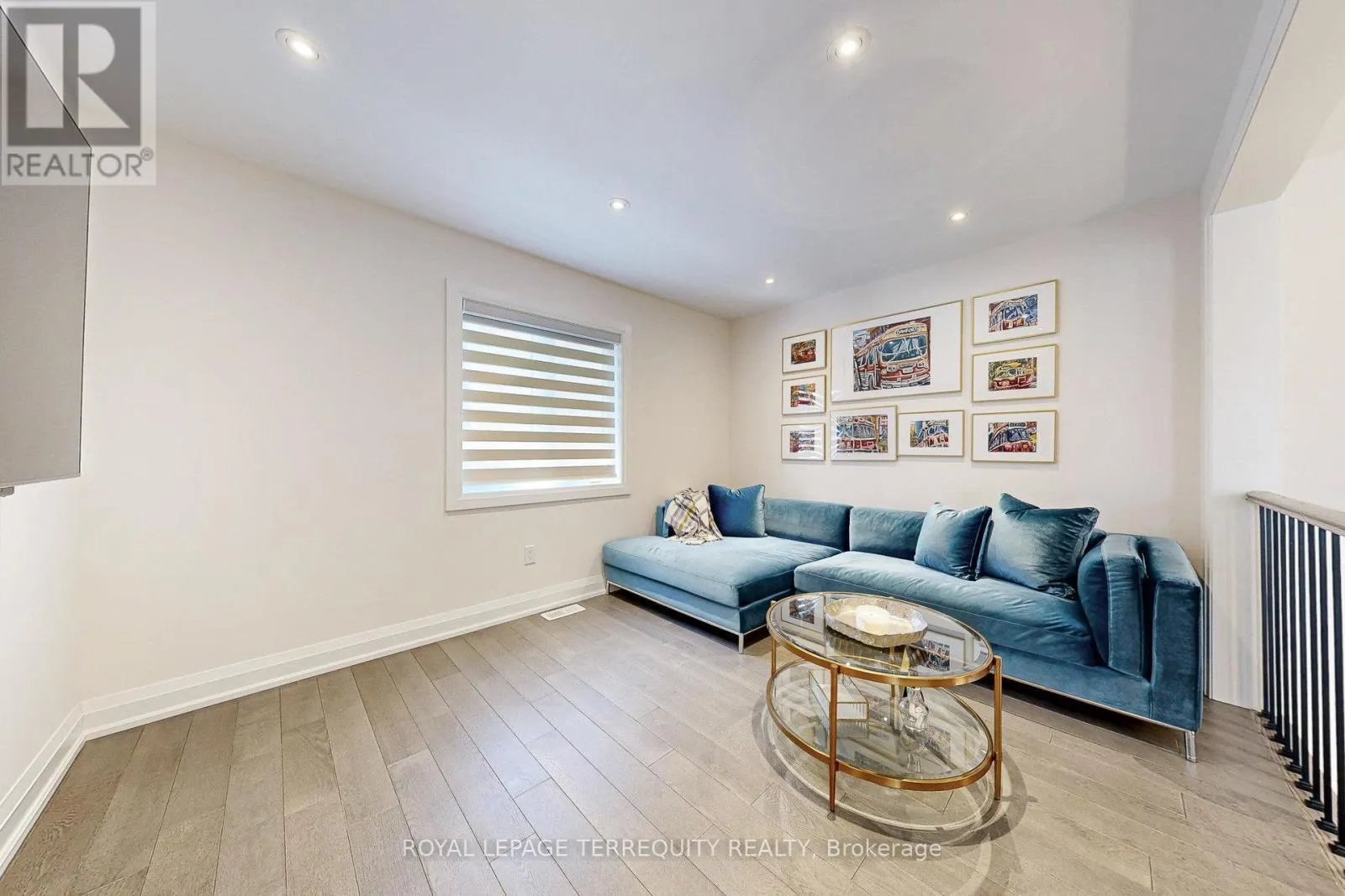 52 LIGHTFEATHER PLACE