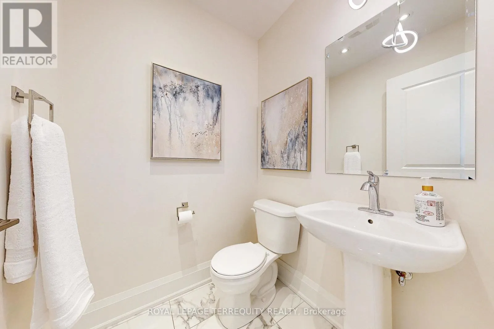 52 LIGHTFEATHER PLACE