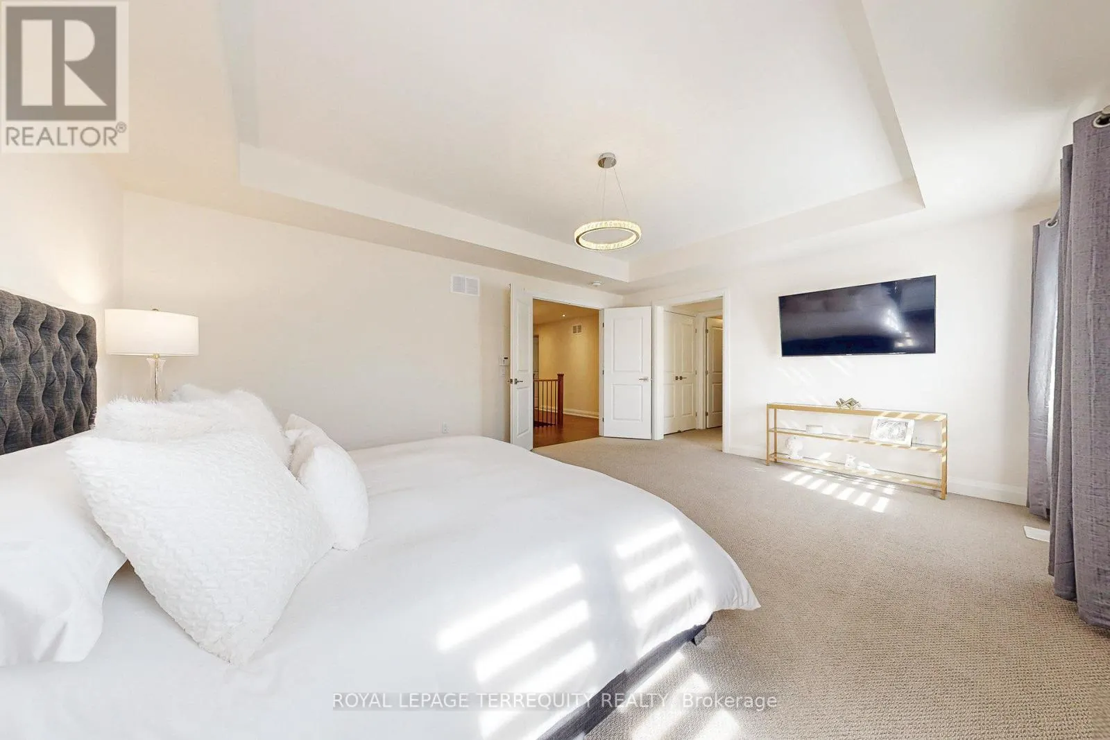 52 LIGHTFEATHER PLACE