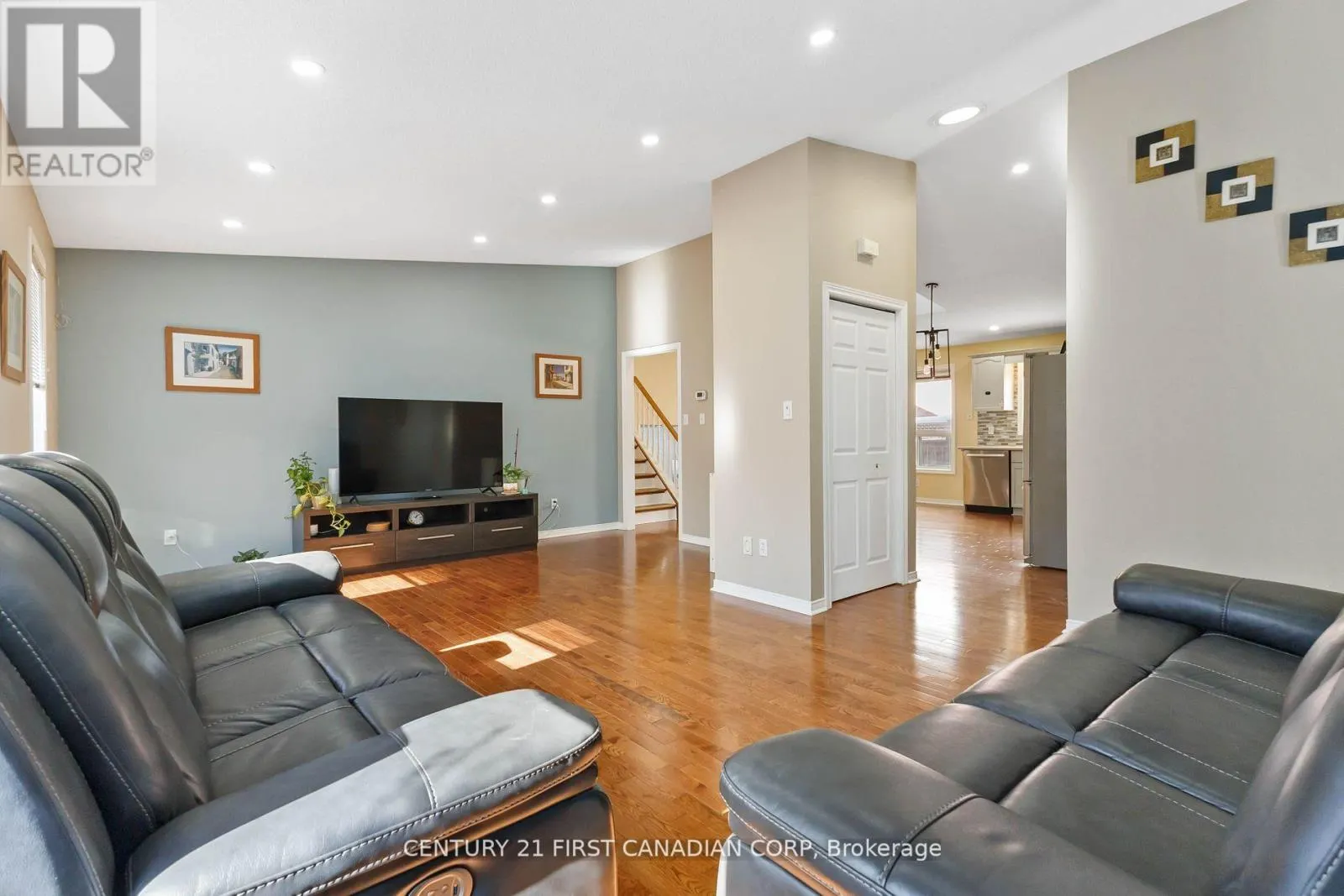 256 WHITE SANDS DRIVE