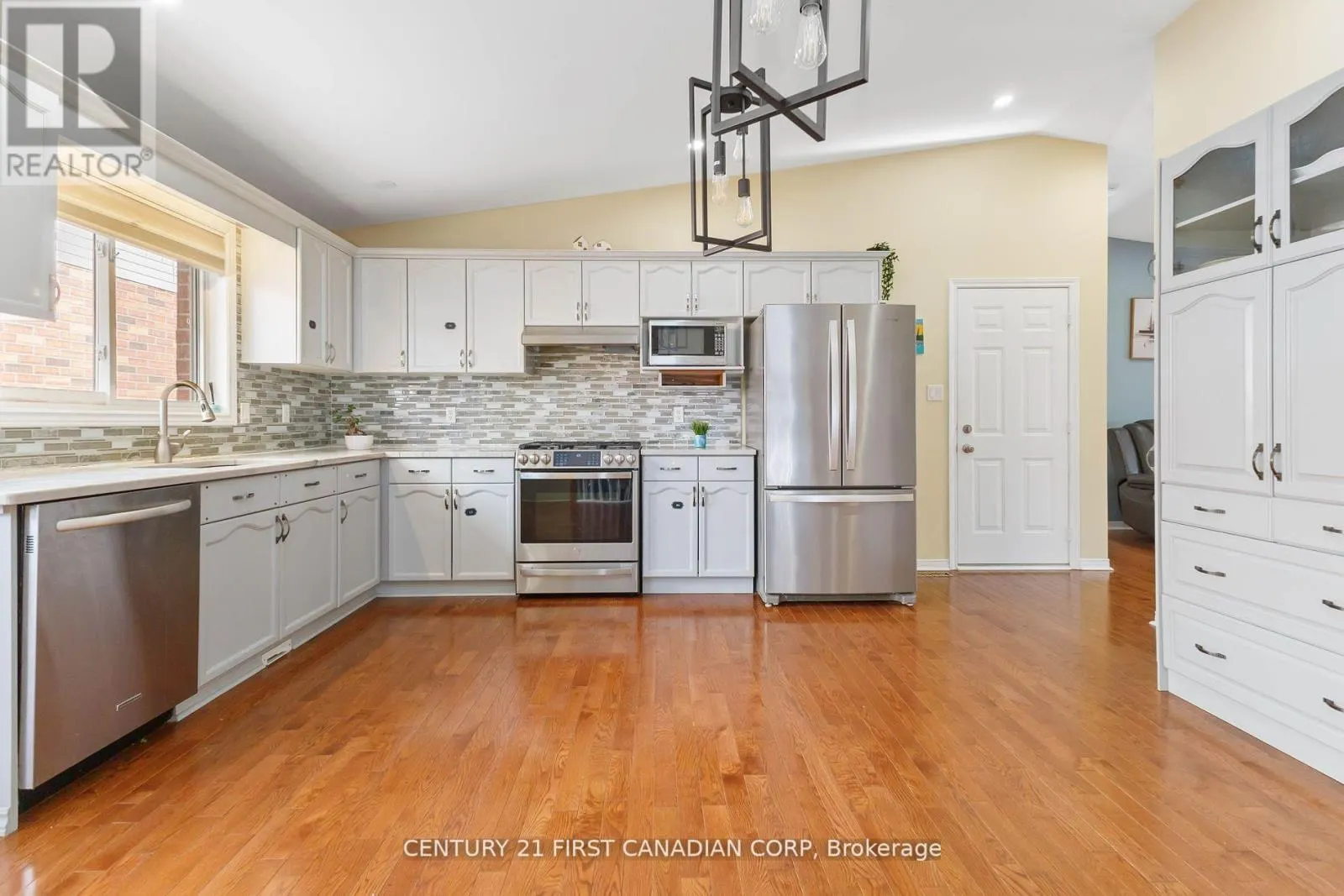 256 WHITE SANDS DRIVE