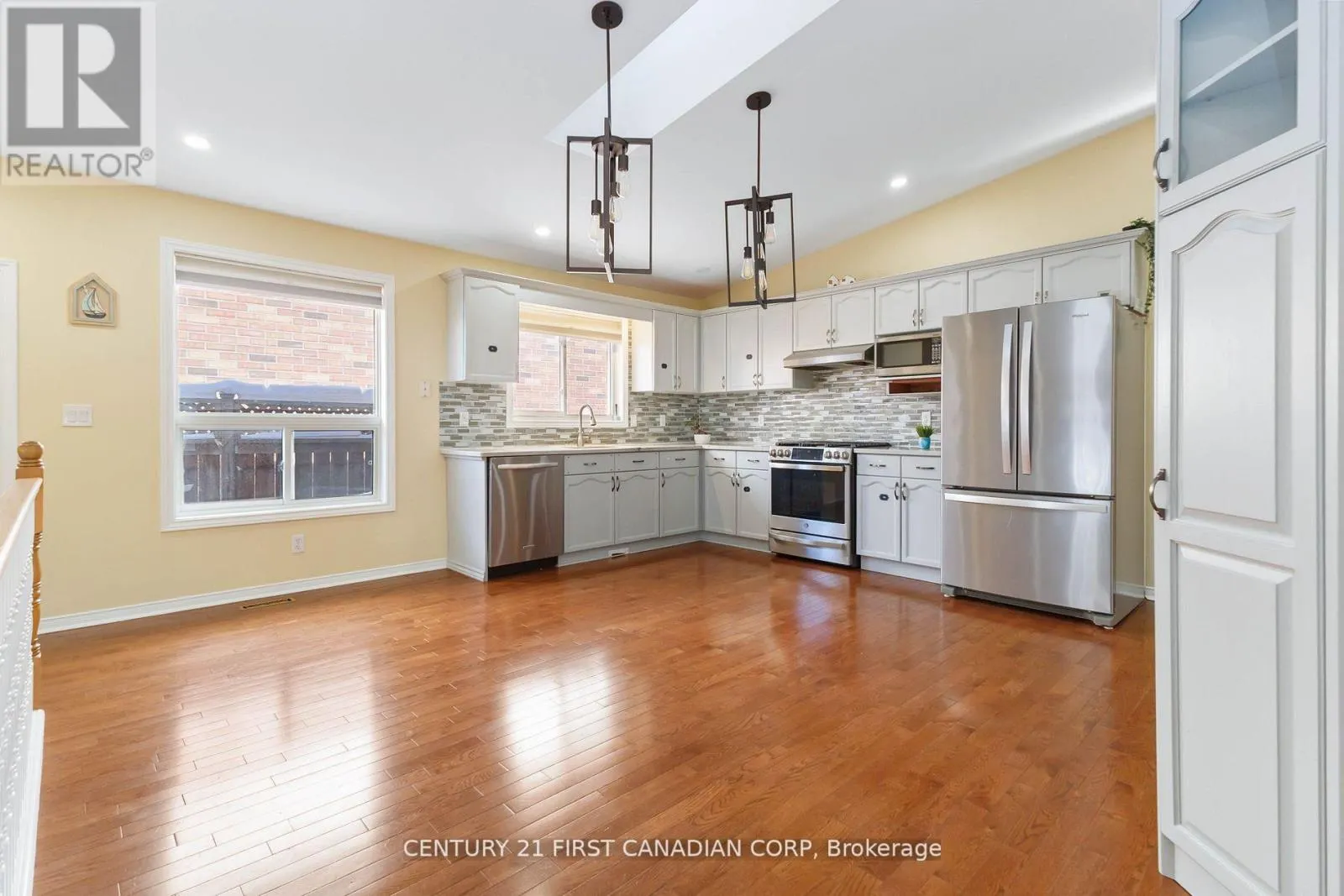 256 WHITE SANDS DRIVE