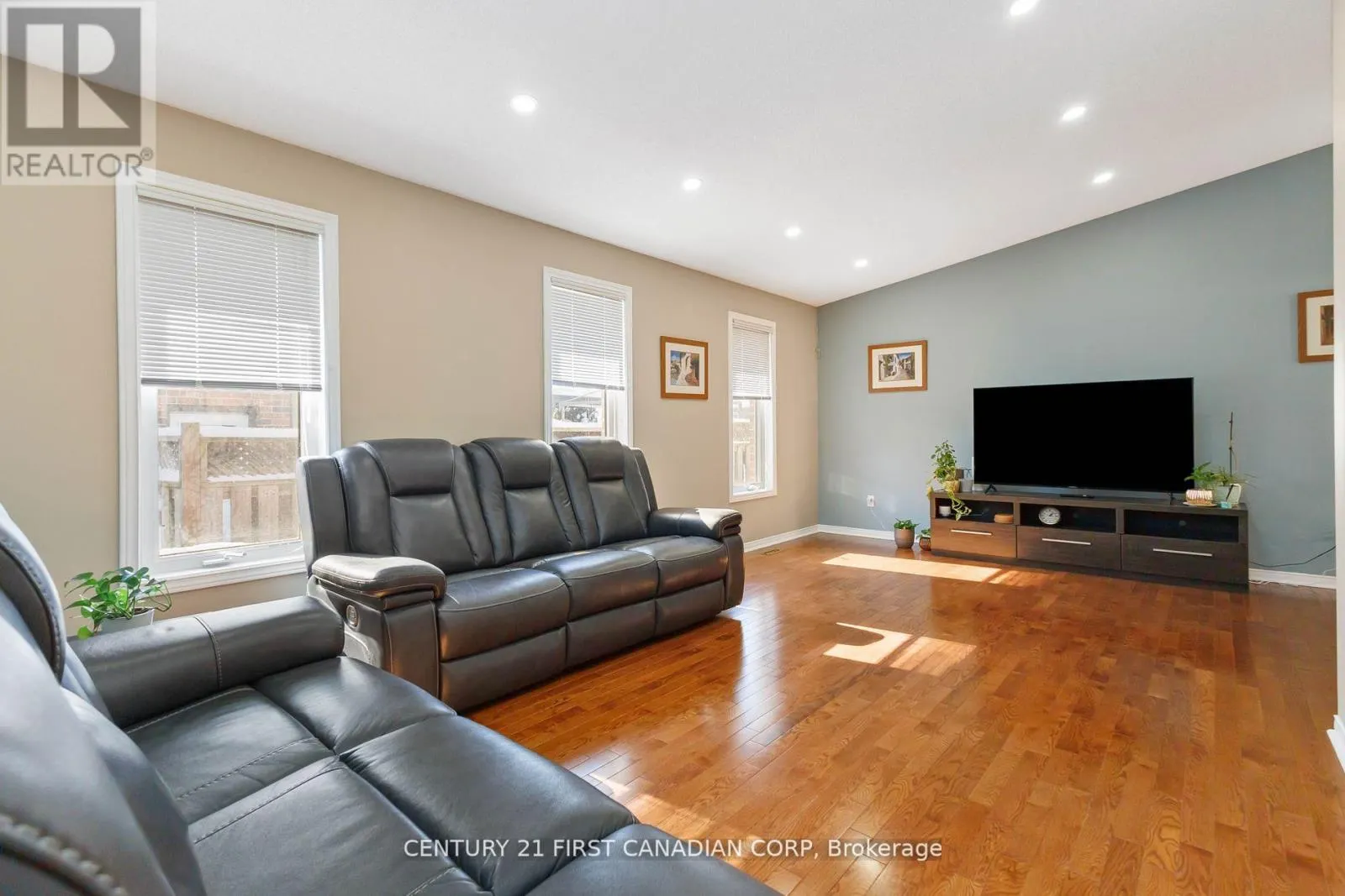 256 WHITE SANDS DRIVE