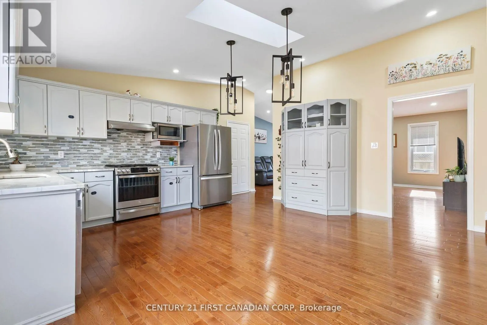 256 WHITE SANDS DRIVE