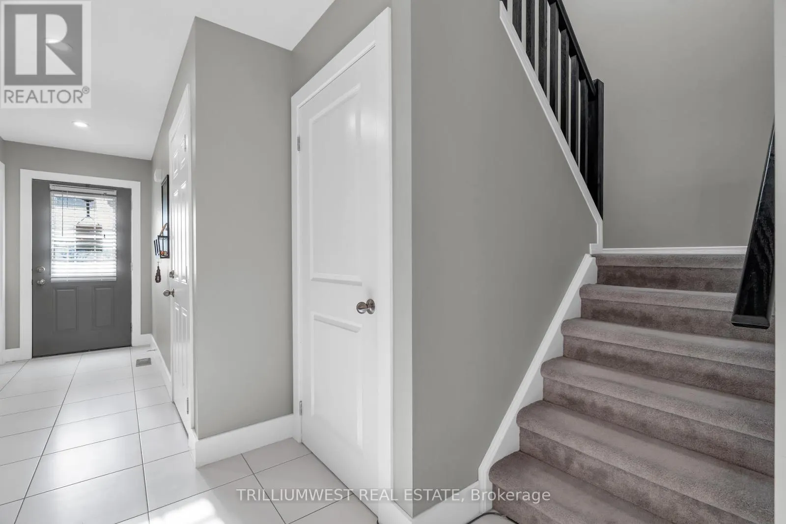 49 MEADOWRIDGE STREET