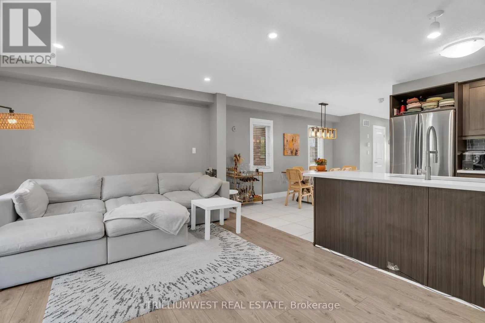 49 MEADOWRIDGE STREET