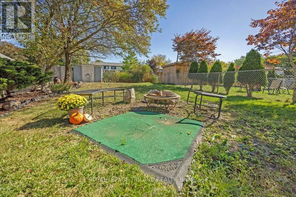 122 GOLFDALE CRESCENT