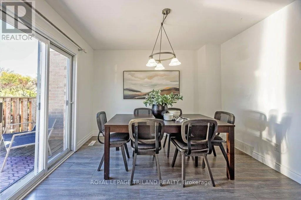 122 GOLFDALE CRESCENT