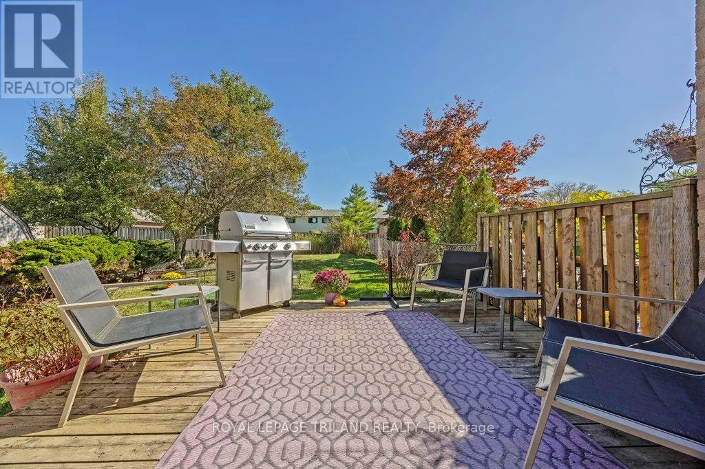 122 GOLFDALE CRESCENT