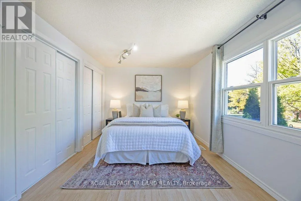 122 GOLFDALE CRESCENT