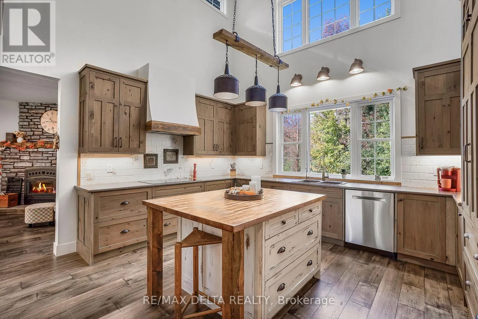 1749 ALBERT LEROUX ROAD