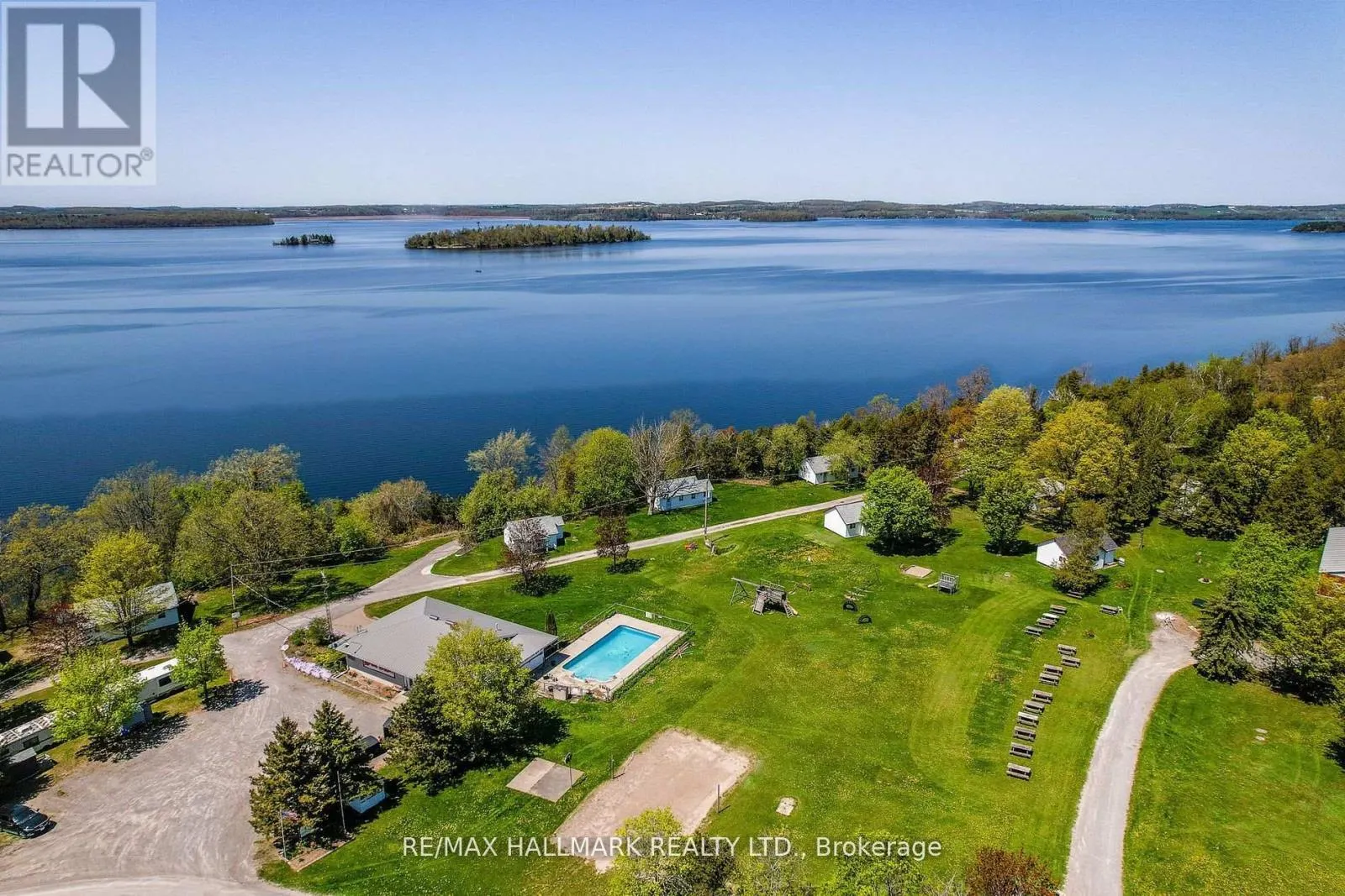 112 - 449 ISLAND VIEW ROAD