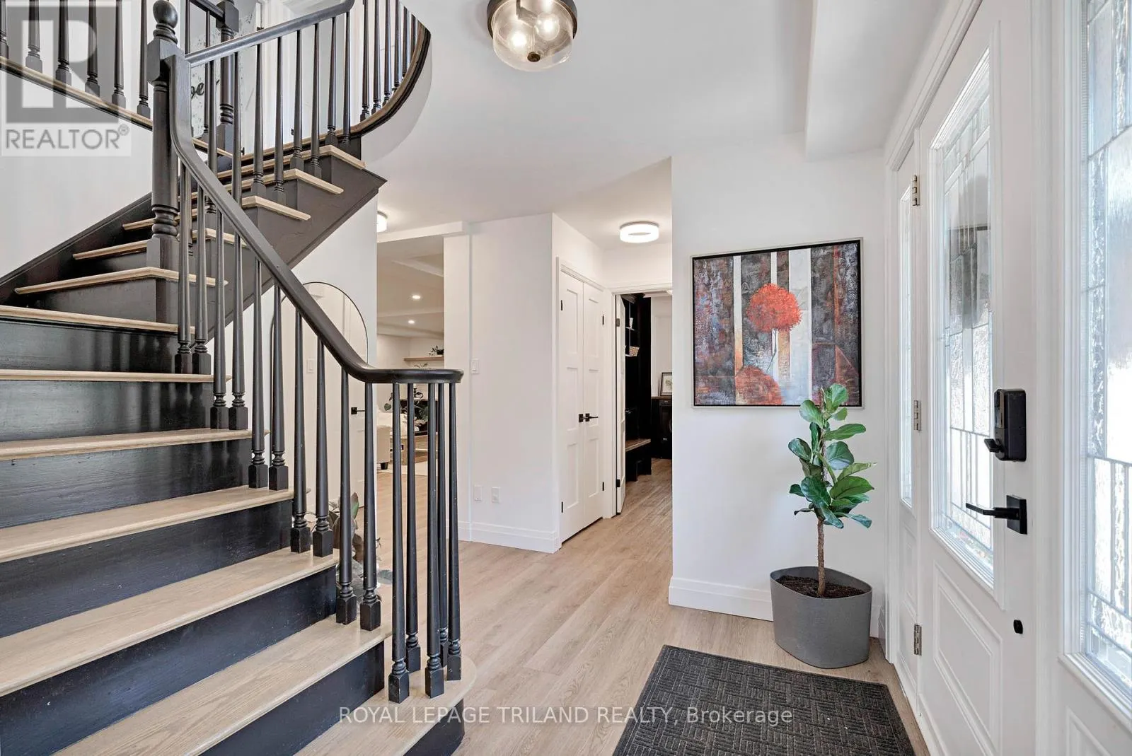 22 WENDY CRESCENT