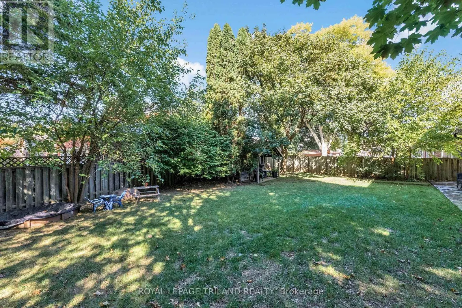 22 WENDY CRESCENT