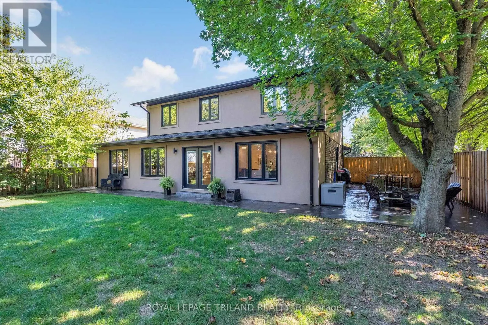 22 WENDY CRESCENT