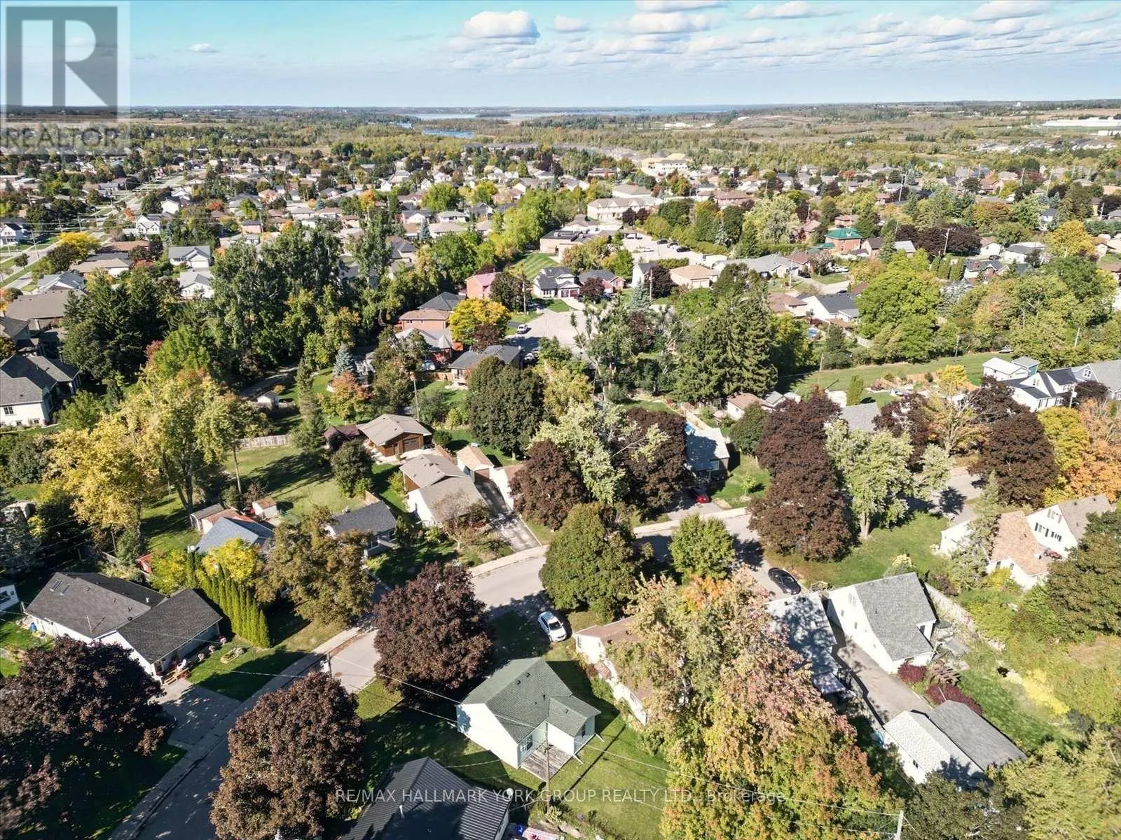 24 CHURCHILL CRESCENT