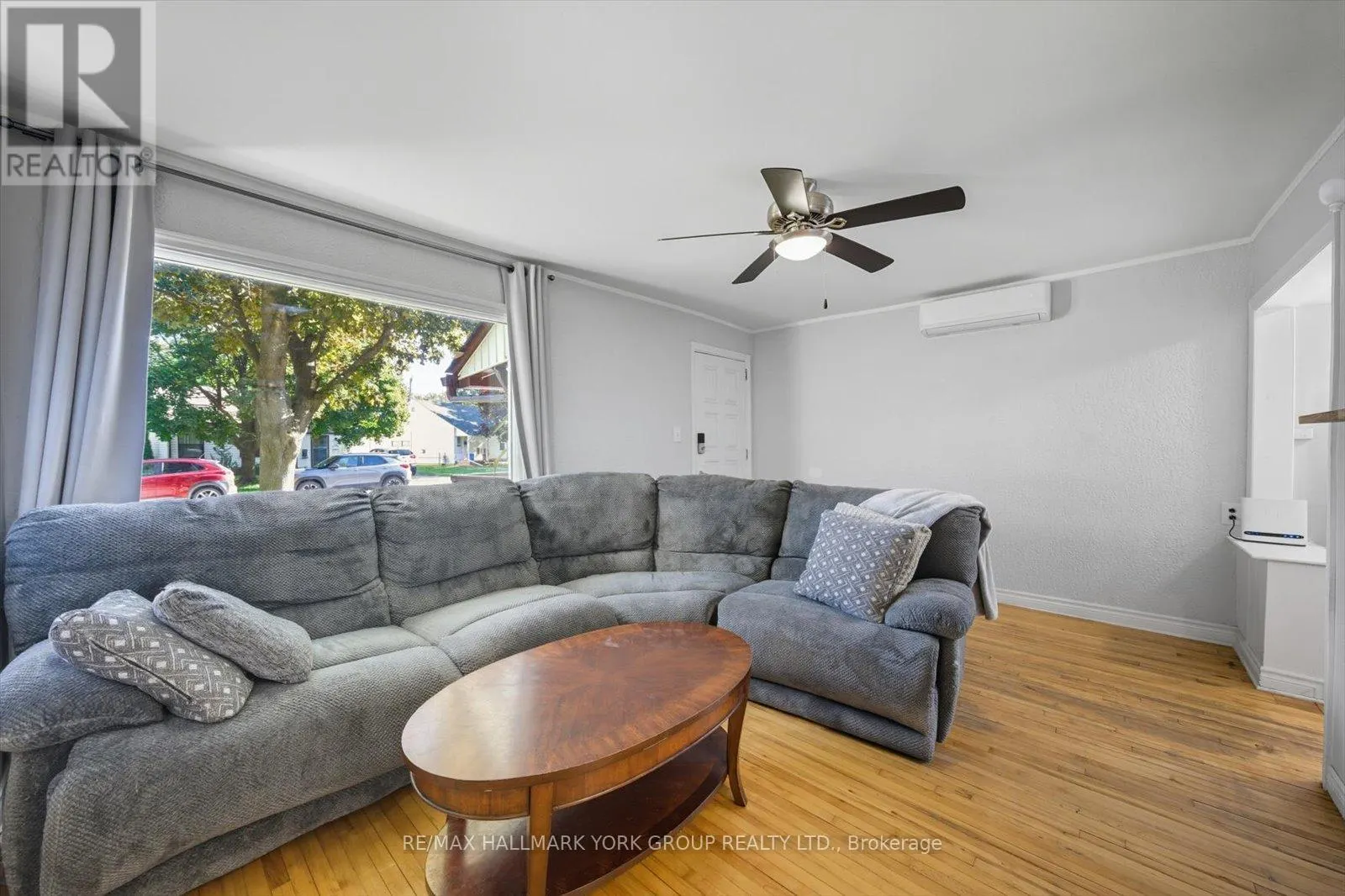 24 CHURCHILL CRESCENT