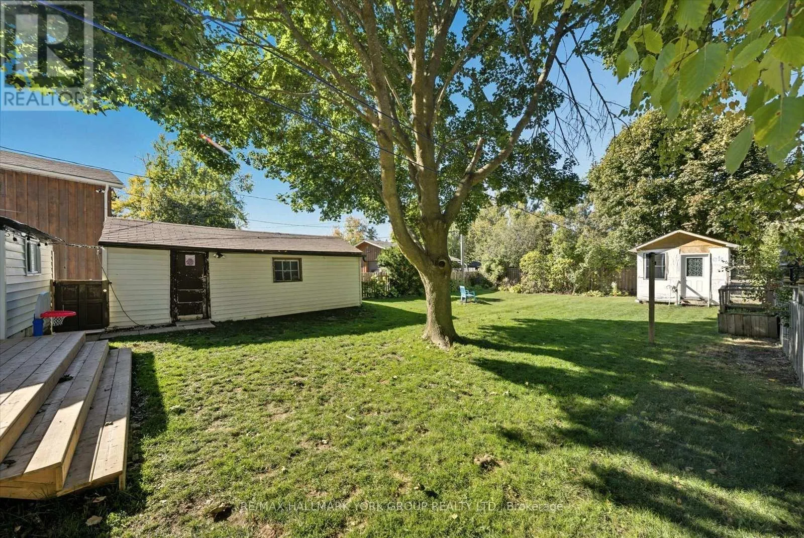 24 CHURCHILL CRESCENT